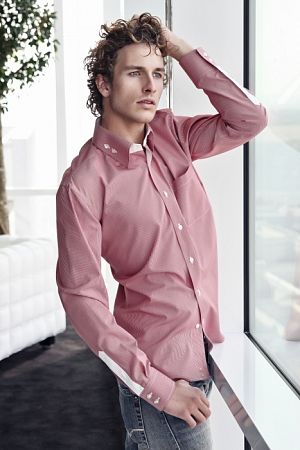 Košile Bret II. 
Ležérní styl, klasika zpracování, inovativní kombinace materiálů.