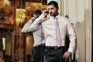 Košile Ludwig
 
  Dokonalá košile pro dokonalého muže. Tato má límeček v moderním designu.