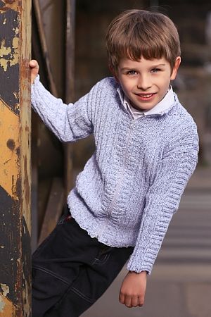 Řádkový svetr na zip